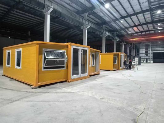প্রাক ইনস্টলড পাইপ সিস্টেম Polyurethane ফোম নিরোধক এবং ইস্পাত নিরাপত্তা দরজা বৈশিষ্ট্যযুক্ত প্রসারিত কনটেইনার ঘর
